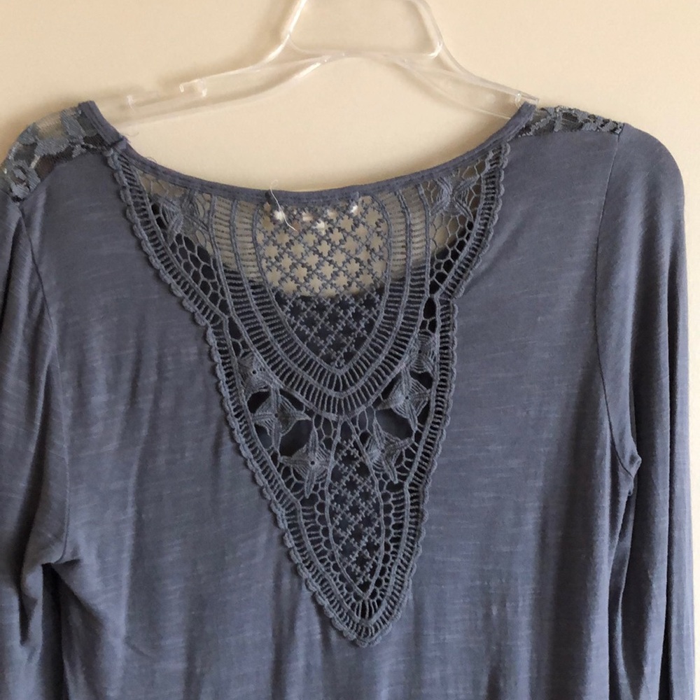 Shirt - Picture 3 of 4